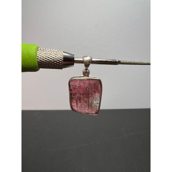 NEW Pink/ bi colored half rough tourmaline pendant in sterling silver 3.95 grams - Picture 9 of 11